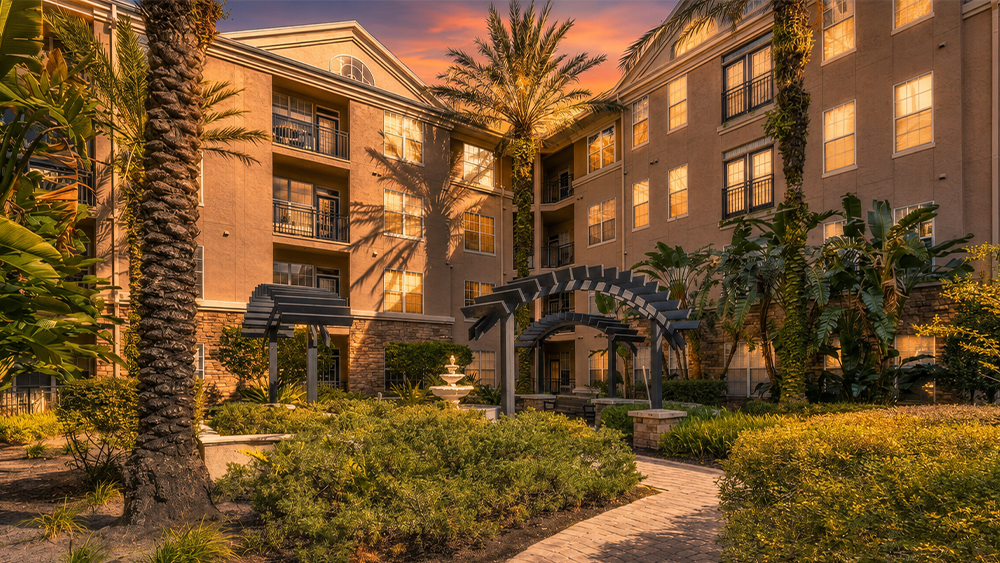Condo building at 4221 W Spruce Street in Tampa, Florida