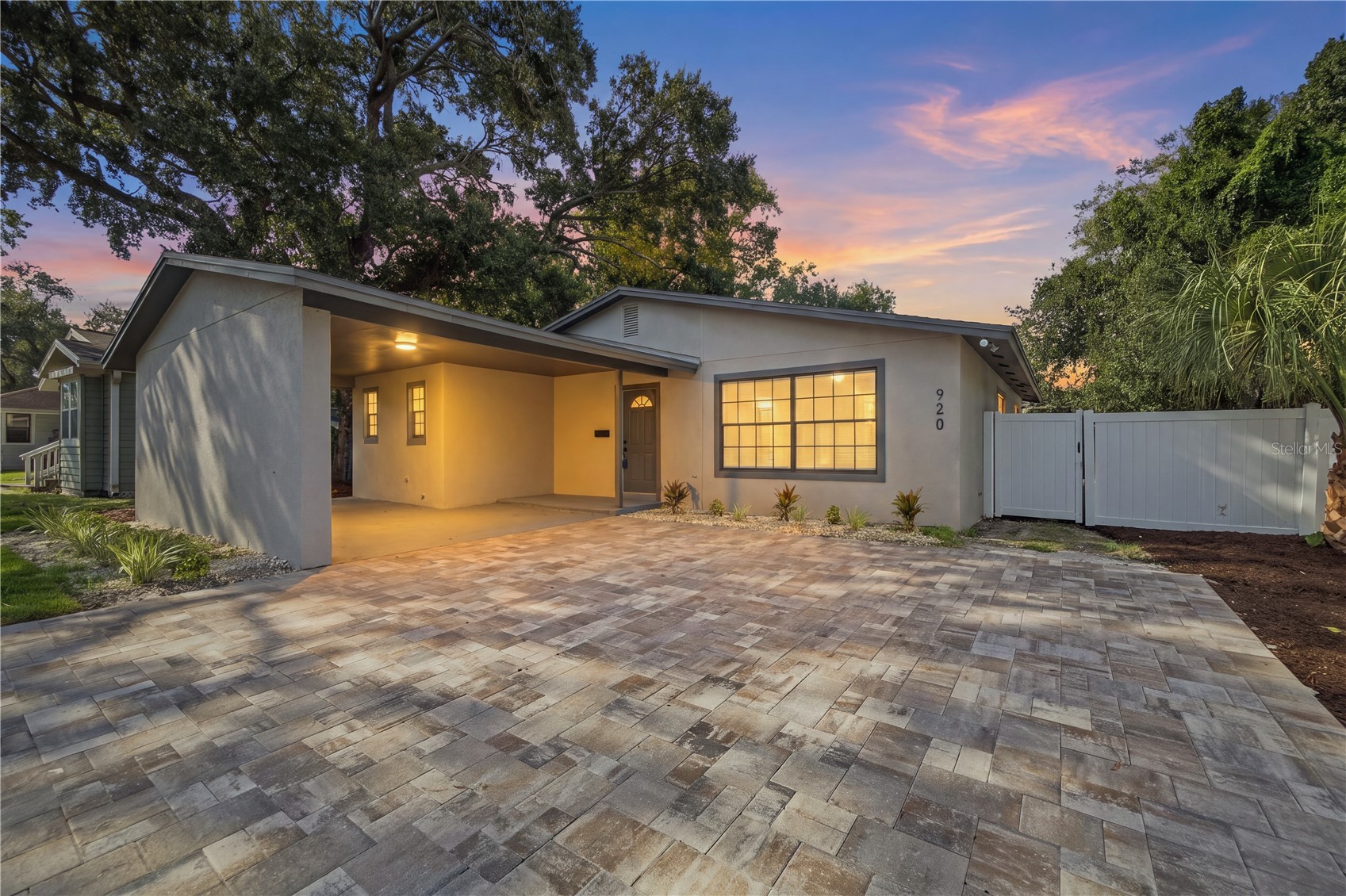 920 W Candlewood Avenue, Tampa, Florida
